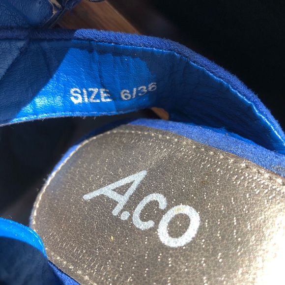 ARDENE | Free w/purchase | Blue Suede Heels Sandals Never Worn Size 6/36 - Picture 7 of 7